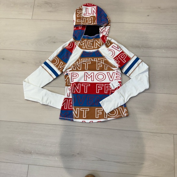 NWT Free People Movement Dawn To Dust Graphic Hoodie XS - Picture 4 of 7